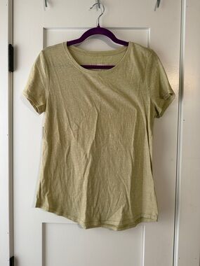 Women’s Classic Crewneck Tee - light yellow/Green